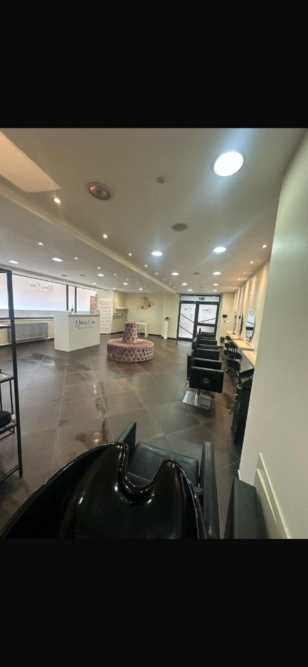 Over te nemen zaak Brussel - Overig - MZLU9