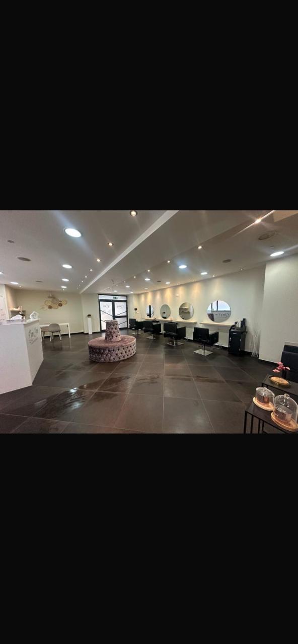 Over te nemen zaak Brussel - Overig - MZLU9